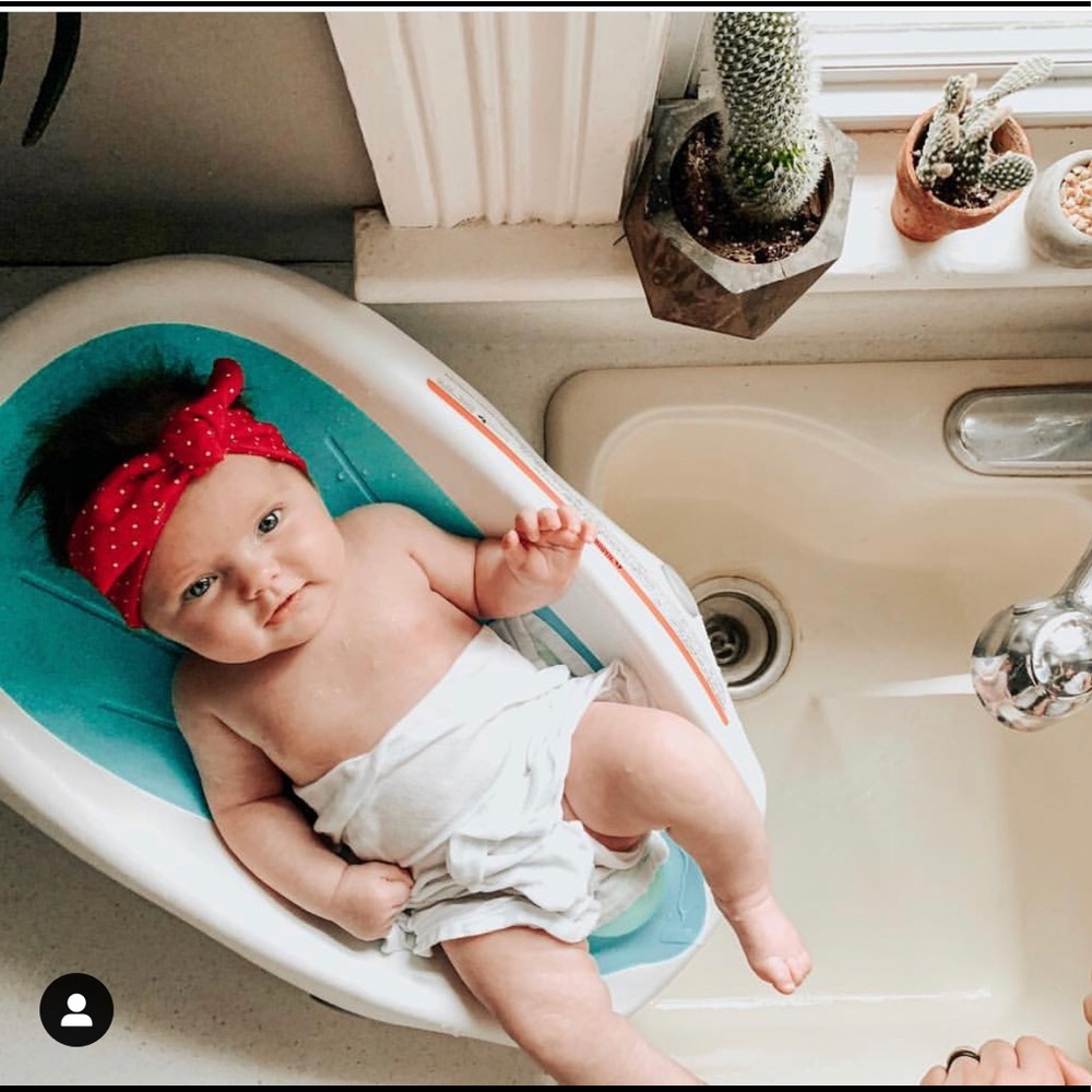 Infant summer bath rinsed